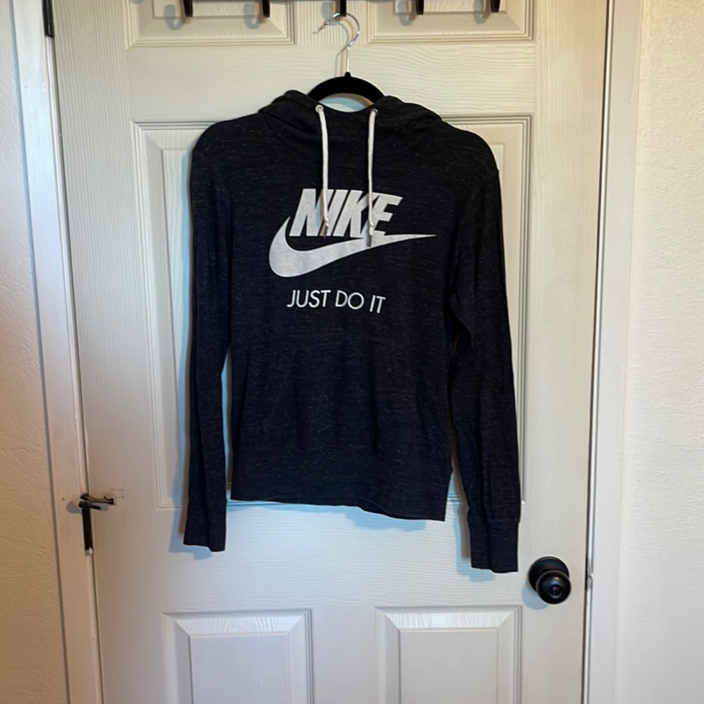 Nike Sweatshirt. Lightweight. Size M.